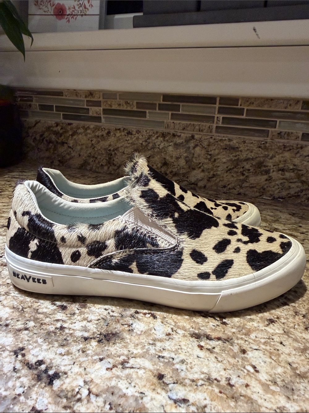 NWOT - SeaVees Cow Print Slip-On Sneakers - Black & Cream - Size 8.5 - Picture 4 of 7